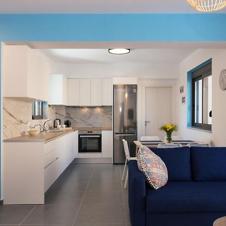 Greek Sky - New Modern Apartment With Shared Pool Tavronitis Dış mekan fotoğraf