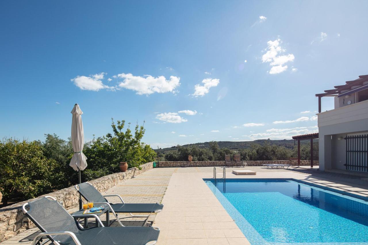 Greek Sky - New Modern Apartment With Shared Pool Tavronitis Dış mekan fotoğraf