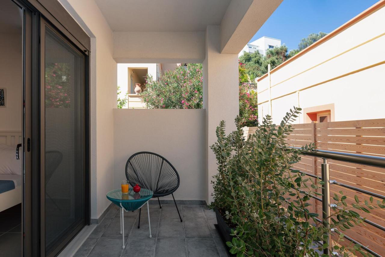 Greek Sky - New Modern Apartment With Shared Pool Tavronitis Dış mekan fotoğraf